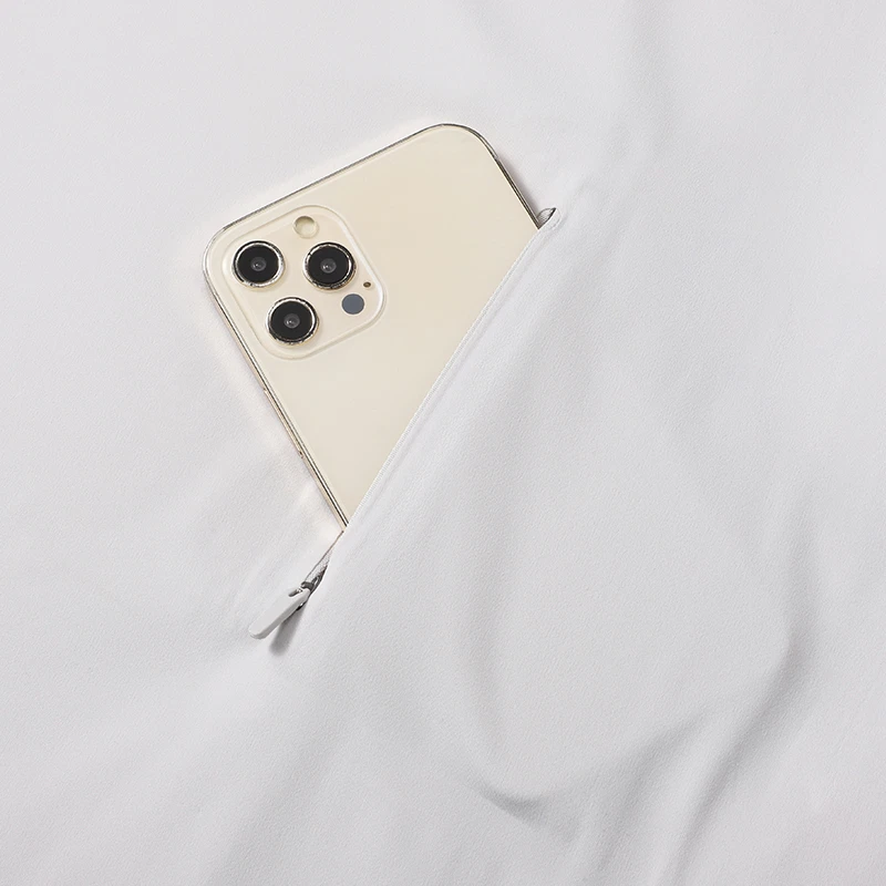 白灰色侧缝拉链袋与手机收纳